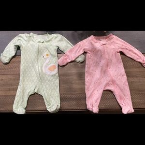 Carters newborn onesies with mittens.(Like New)